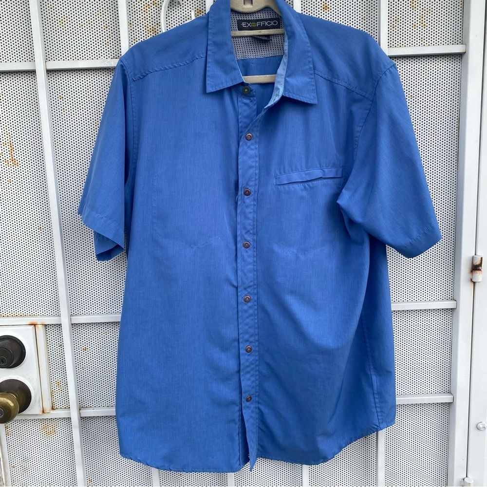 ex officio men’s L fish short sleeve snap-up lightweight vented shirt